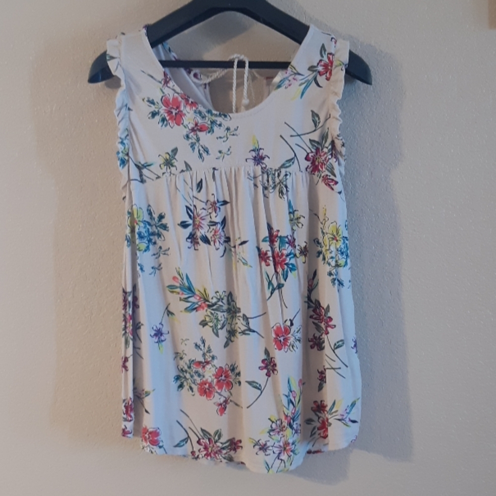 Lovely Flower Top w/ Tie in Back